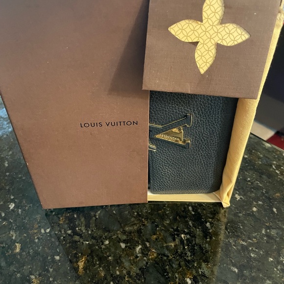 Louie Vuitton LV large dark blue wallet. 100% Authentic - Picture 5 of 9